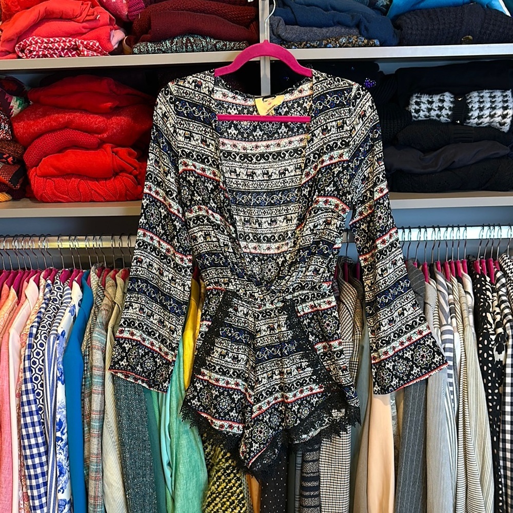 Girl Revolution black/white/red print long sleeve V neck romper size S